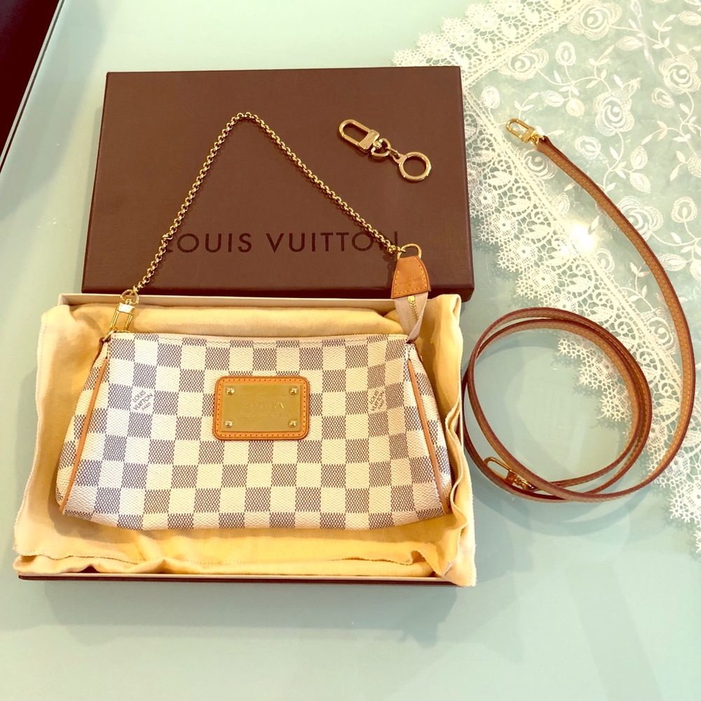 SOLD! Authentic Louis Vuitton Pochette